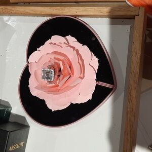 NIP HEART 💗 ROSE 🌹COLLAPSIBLE ENGAGEMENT RING GIFT BOX pretty women moment